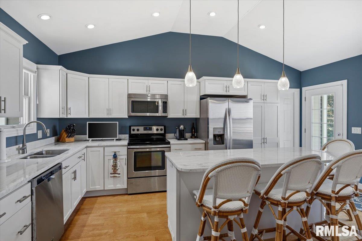 1401 East Lake Shore Drive Springfield, IL 62712 - Photo 8 of 55