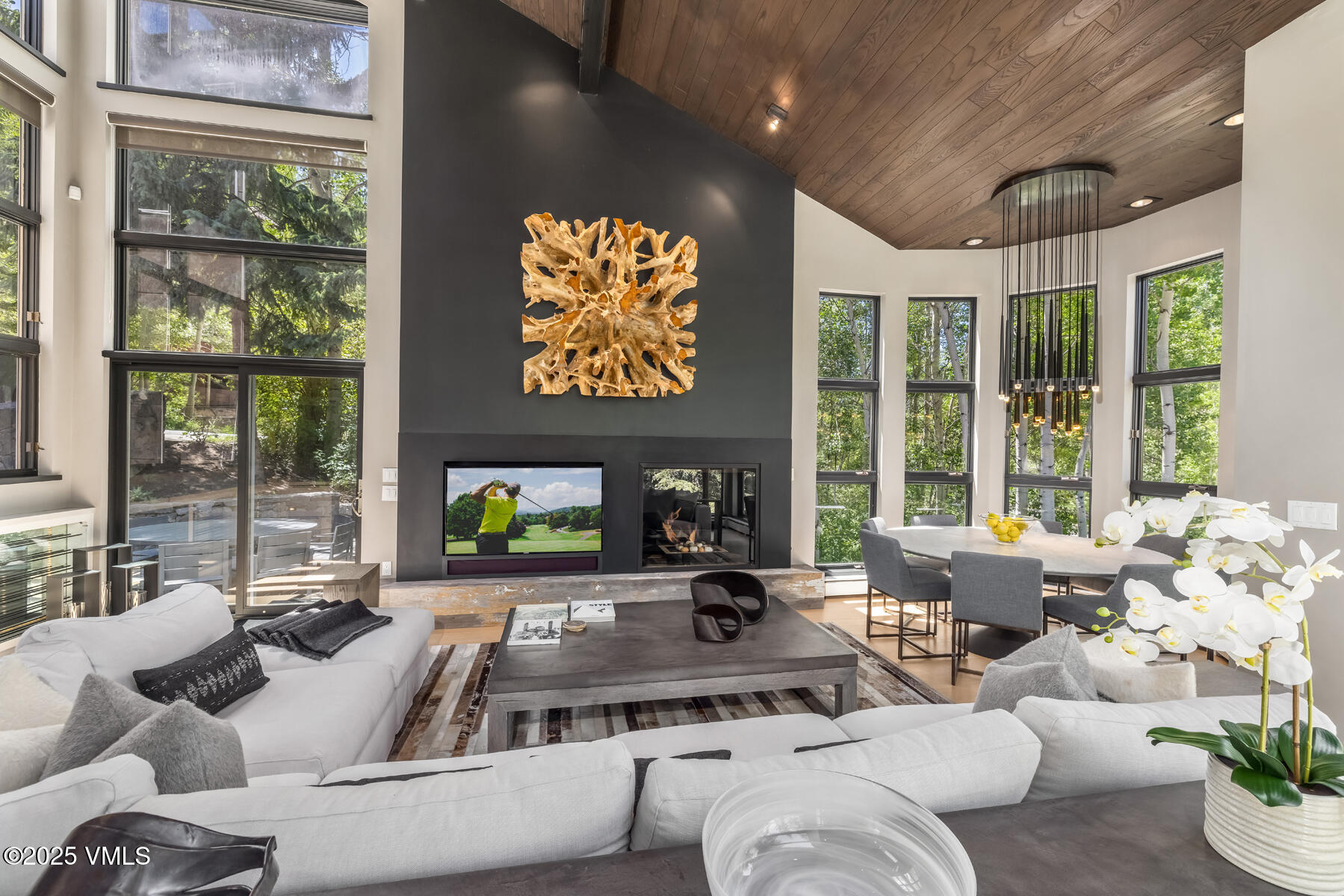 327 Rockledge Road, Unit W Vail, CO 81657 - Photo 6 of 21 Living Room