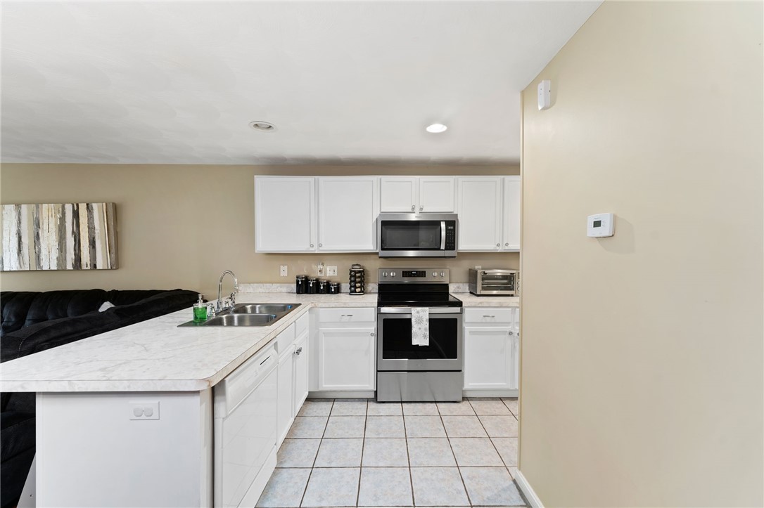 572 Smithfield Road, Unit A3 North Providence, RI 02904 - Photo 11 of 34