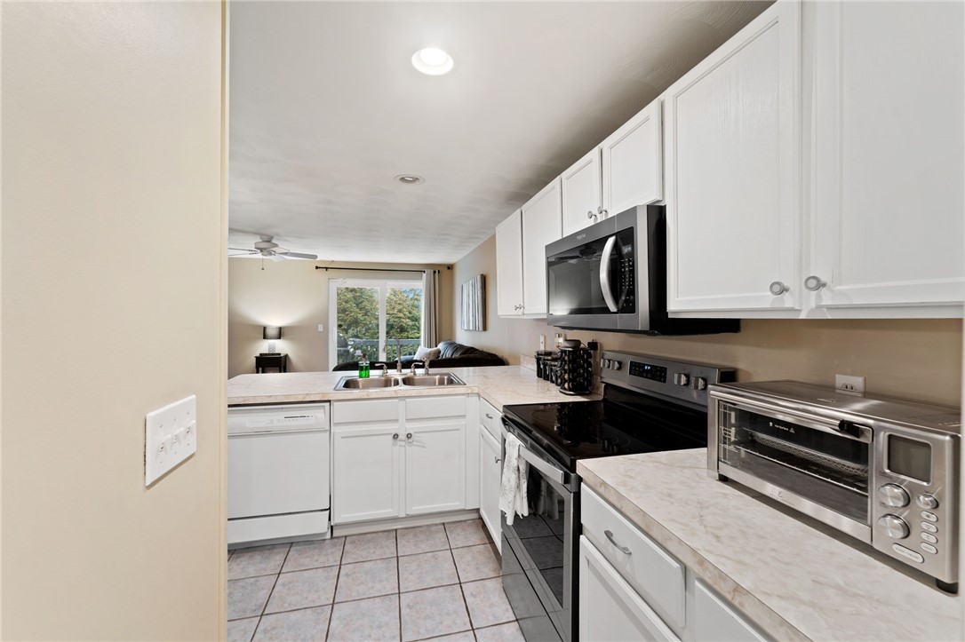 572 Smithfield Road, Unit A3 North Providence, RI 02904 - Photo 12 of 34
