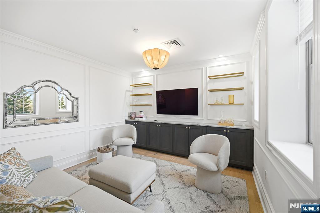 2301 Rio Vista Drive Mahwah, NJ 07430 - Photo 18 of 42