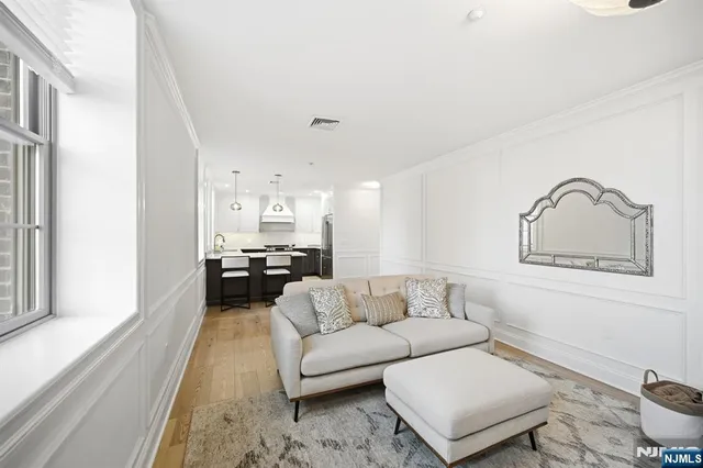 $639,900 | 2301 Rio Vista Drive, Mahwah, NJ 07430