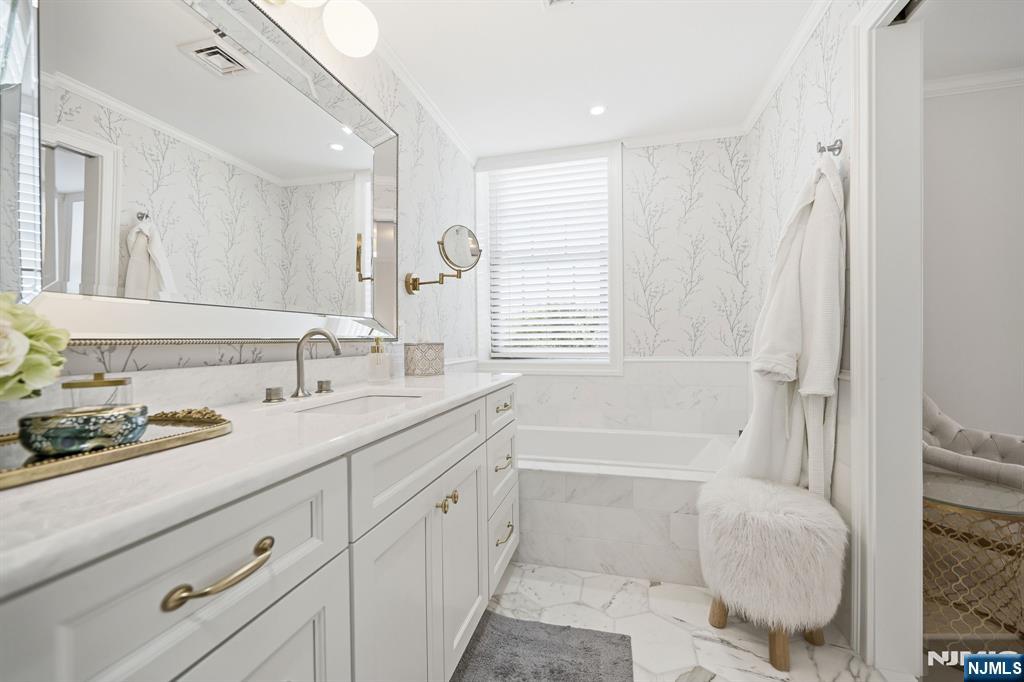 2301 Rio Vista Drive Mahwah, NJ 07430 - Photo 30 of 42