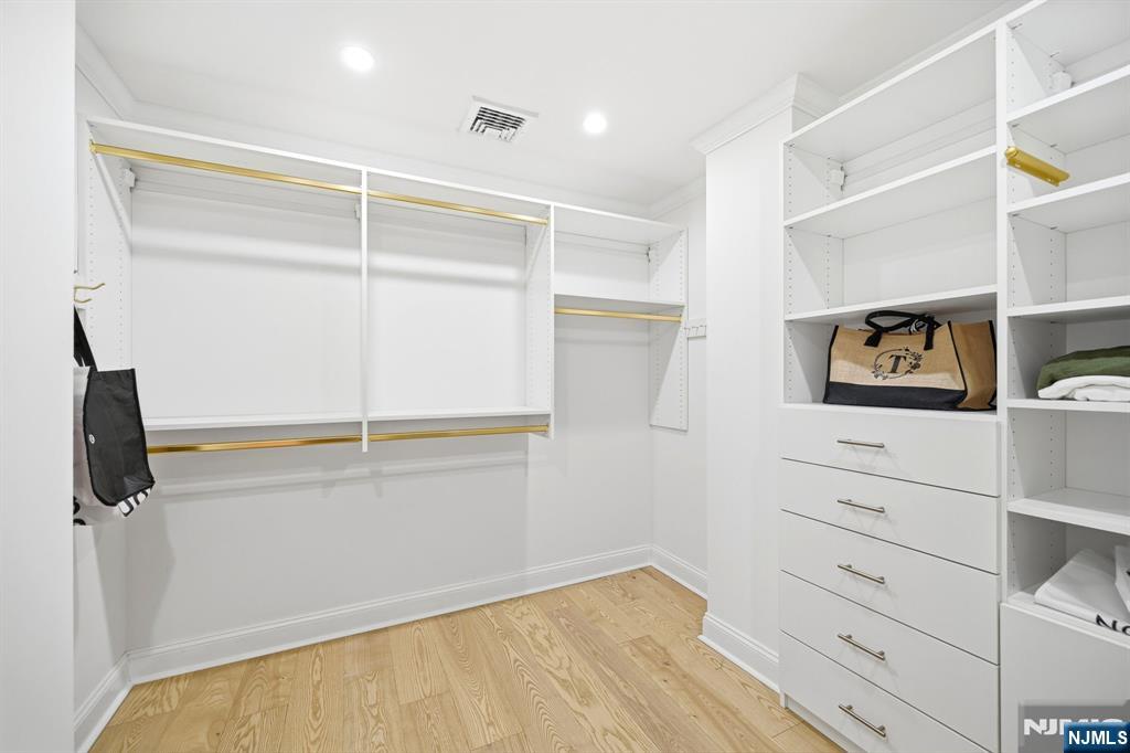 2301 Rio Vista Drive Mahwah, NJ 07430 - Photo 32 of 42