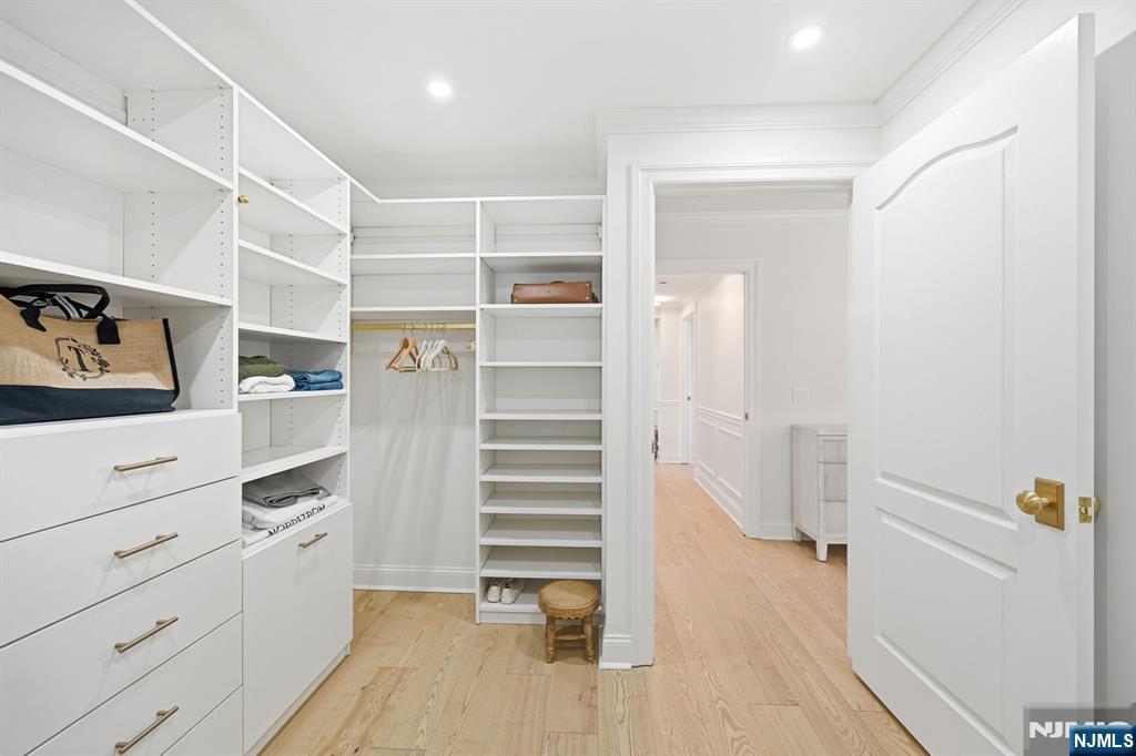 2301 Rio Vista Drive Mahwah, NJ 07430 - Photo 33 of 42