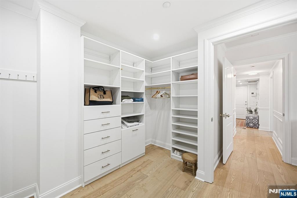 2301 Rio Vista Drive Mahwah, NJ 07430 - Photo 34 of 42