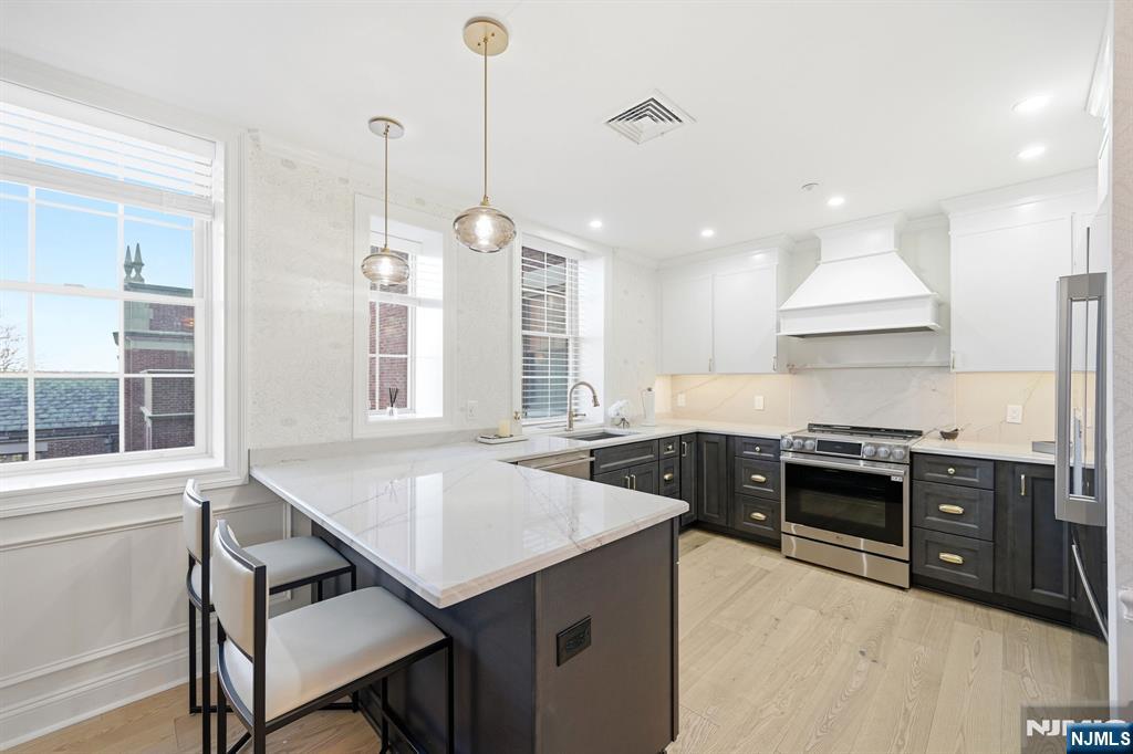 2301 Rio Vista Drive Mahwah, NJ 07430 - Photo 8 of 42