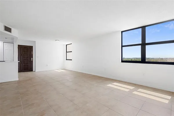 $370,000 | 1415 Ocean Shore Boulevard, Unit 511, Ormond Beach, FL 32176