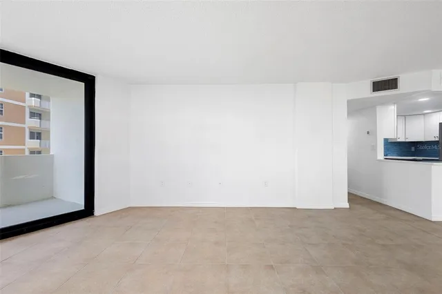 $370,000 | 1415 Ocean Shore Boulevard, Unit 511, Ormond Beach, FL 32176