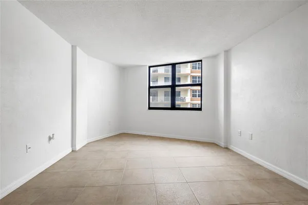 $370,000 | 1415 Ocean Shore Boulevard, Unit 511, Ormond Beach, FL 32176