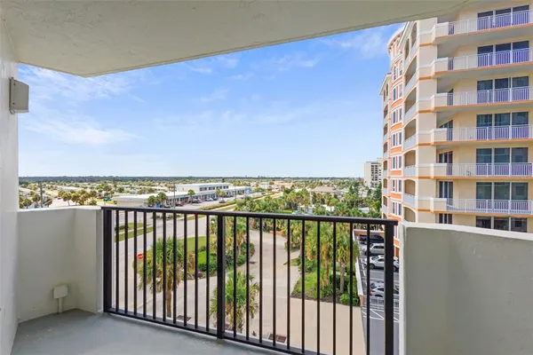 $370,000 | 1415 Ocean Shore Boulevard, Unit 511, Ormond Beach, FL 32176