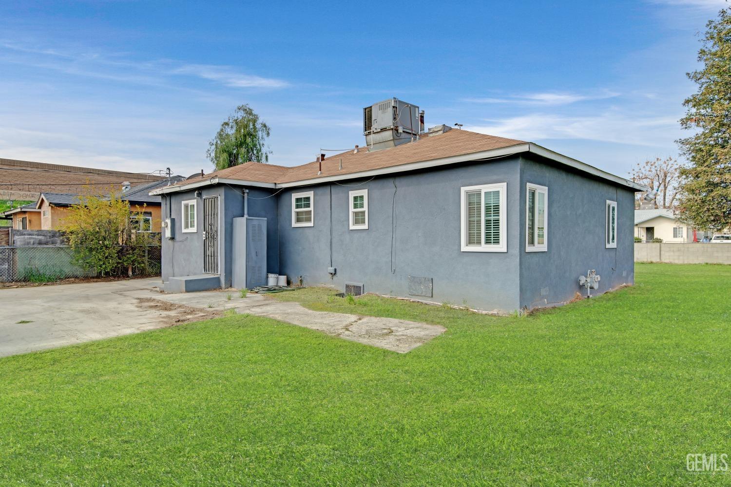 Undisclosed Address Bakersfield, CA 93307 - Photo 6 of 32