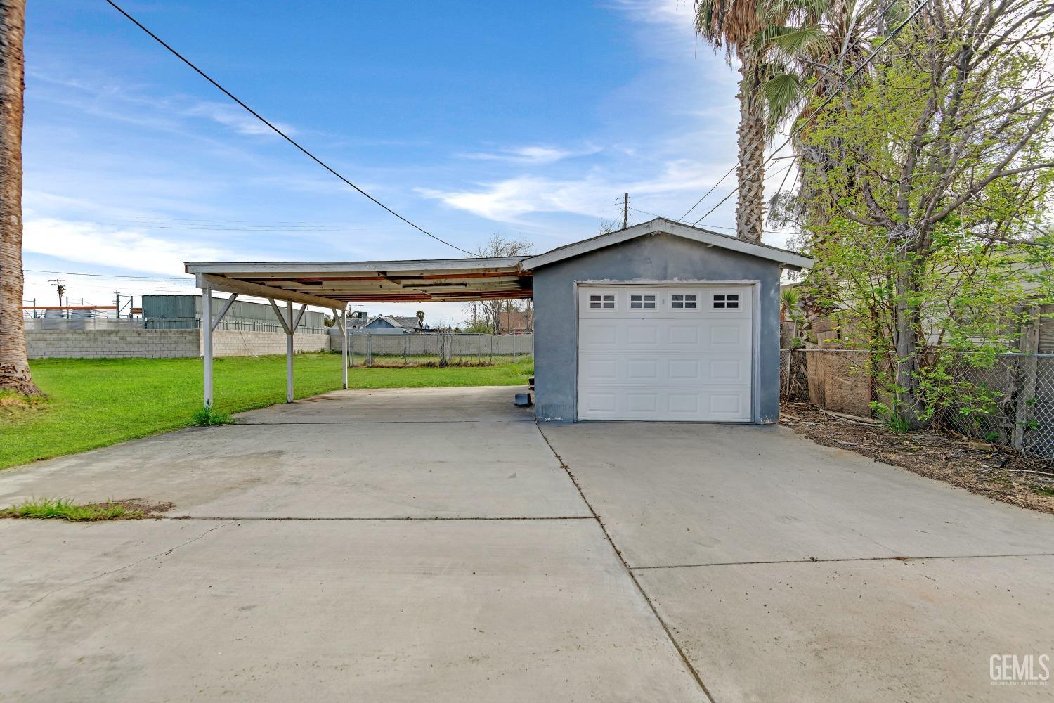 Undisclosed Address Bakersfield, CA 93307 - Photo 10 of 32