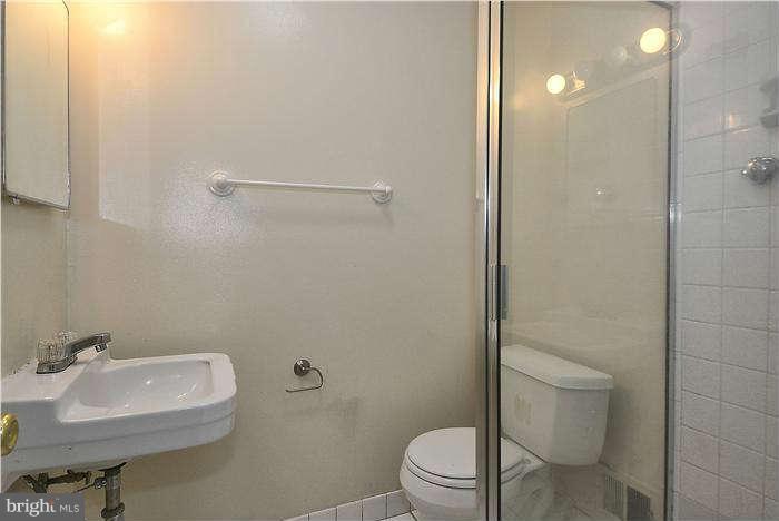 3945 Rickover Road Silver Spring, MD 20902 - Photo 20 of 30 Bath Master