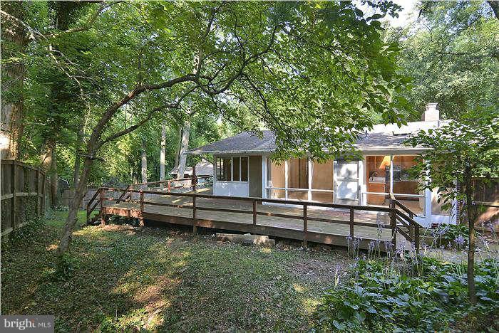 3945 Rickover Road Silver Spring, MD 20902 - Photo 3 of 30 Exterior Rear
