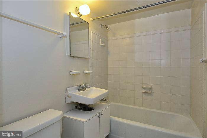 3945 Rickover Road Silver Spring, MD 20902 - Photo 27 of 30 Bath