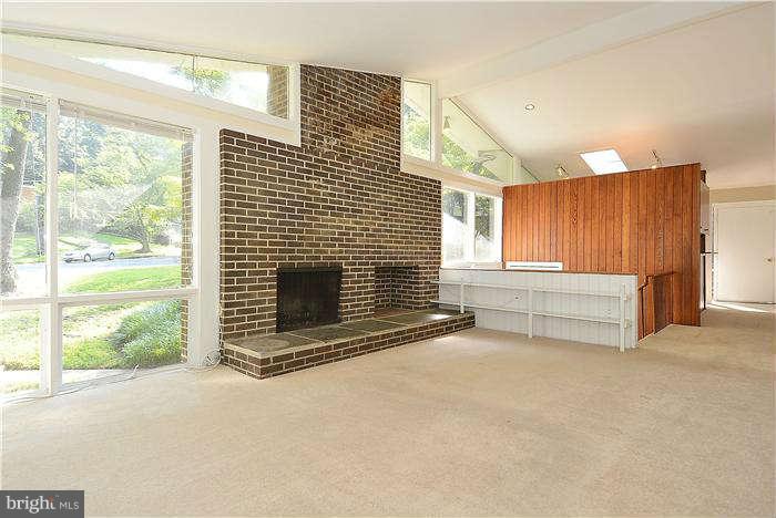 3945 Rickover Road Silver Spring, MD 20902 - Photo 6 of 30 Living Room