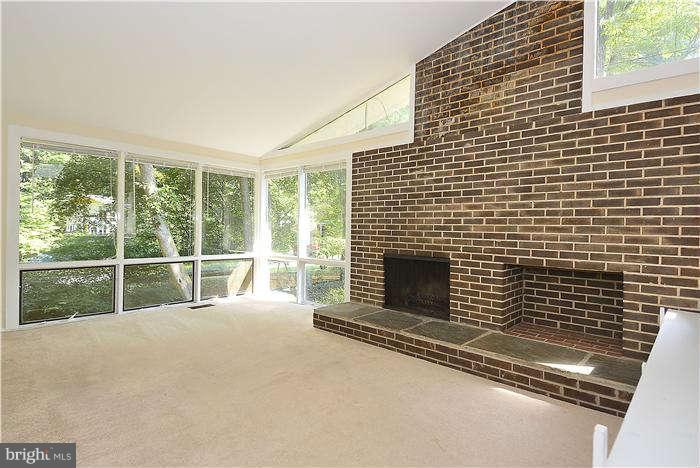 3945 Rickover Road Silver Spring, MD 20902 - Photo 7 of 30 Living Room