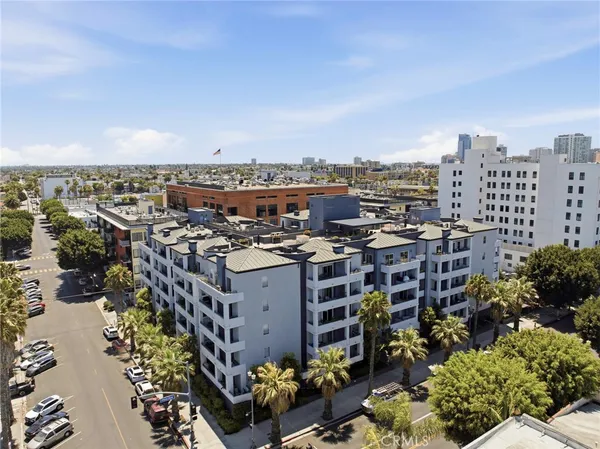 $570,500 | 838 Pine, Unit 215, Long Beach, CA 90813