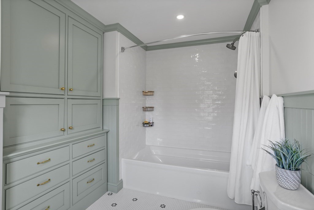 215 Virginia Road Concord, MA 01742 - Photo 29 of 41 Gallery Image 29