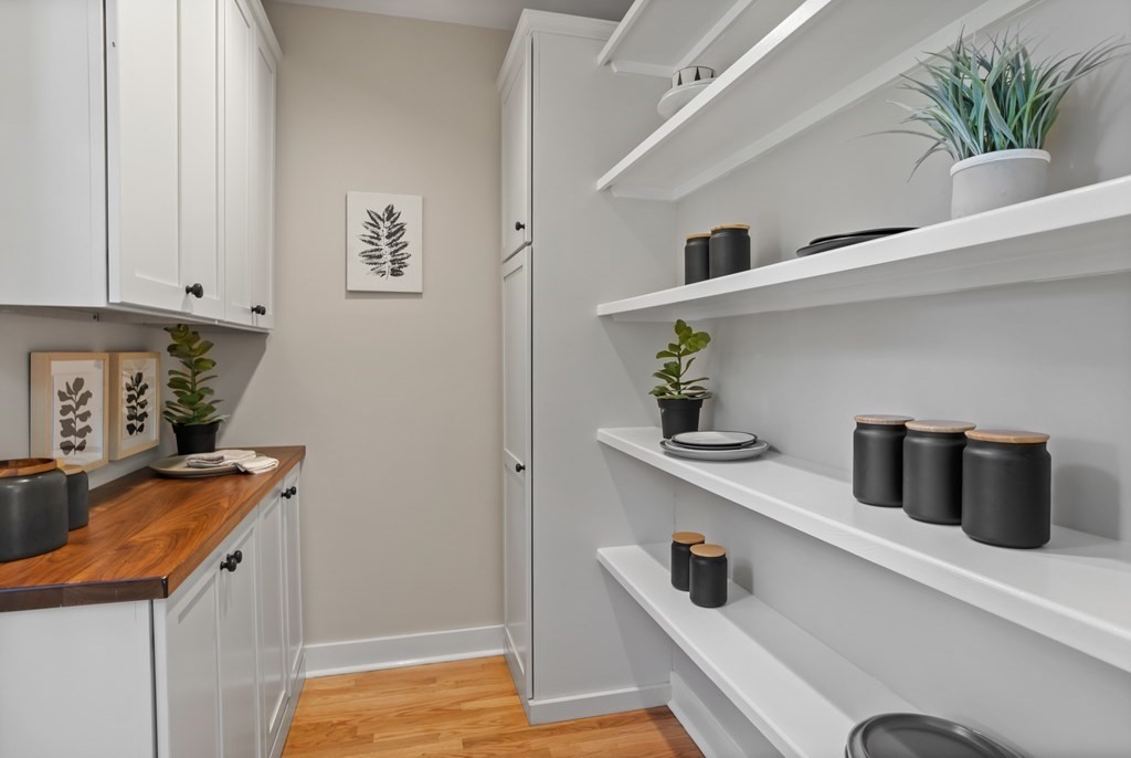 215 Virginia Road Concord, MA 01742 - Photo 5 of 41 Gallery Image 5