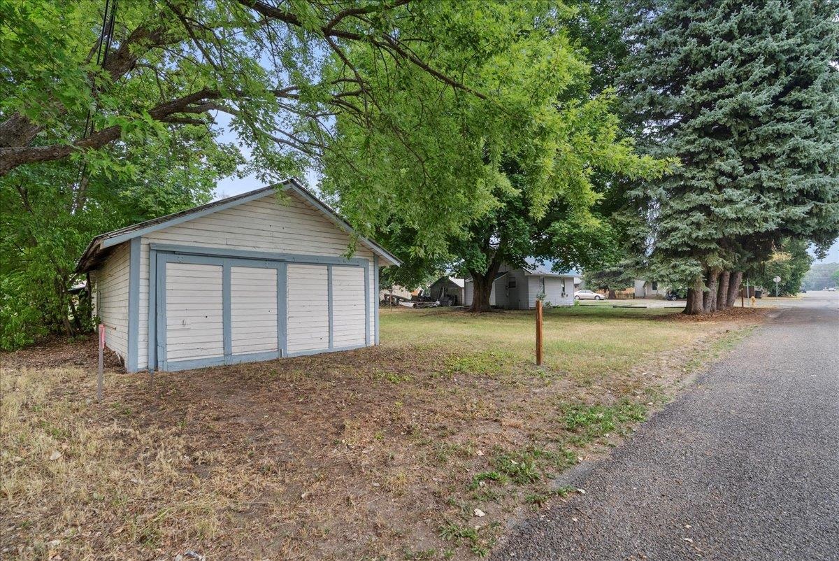 208 South Victoria Street Chewelah, WA 99109 - Photo 29 of 32