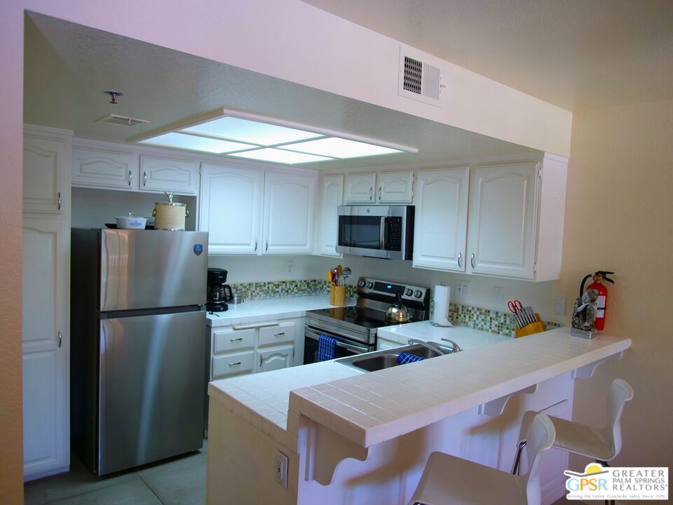 500 East Amado Road, Unit 706 Palm Springs, CA 92262 - Photo 9 of 38