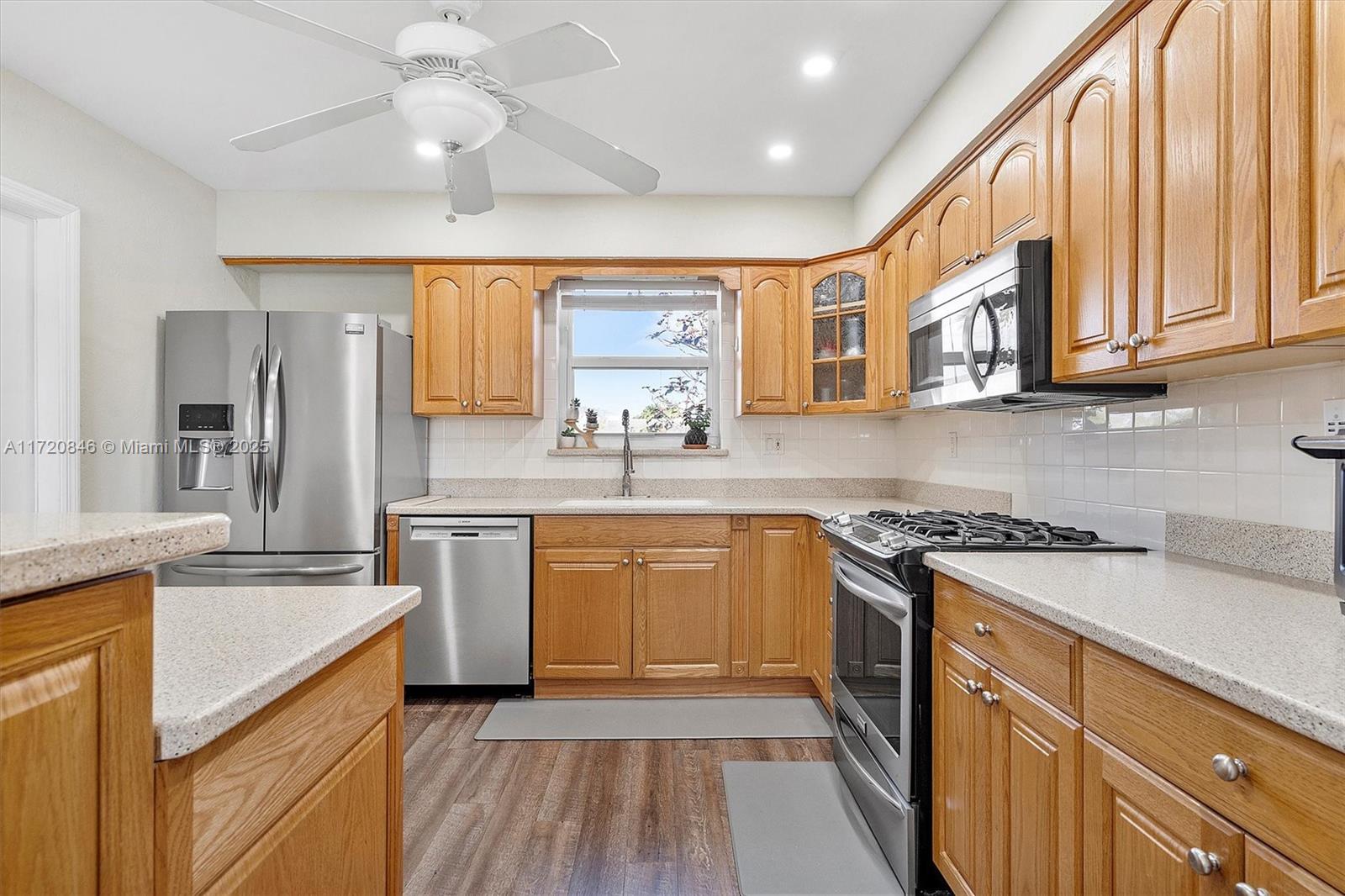 4312 Grant Street Hollywood, FL 33021 - Photo 13 of 41