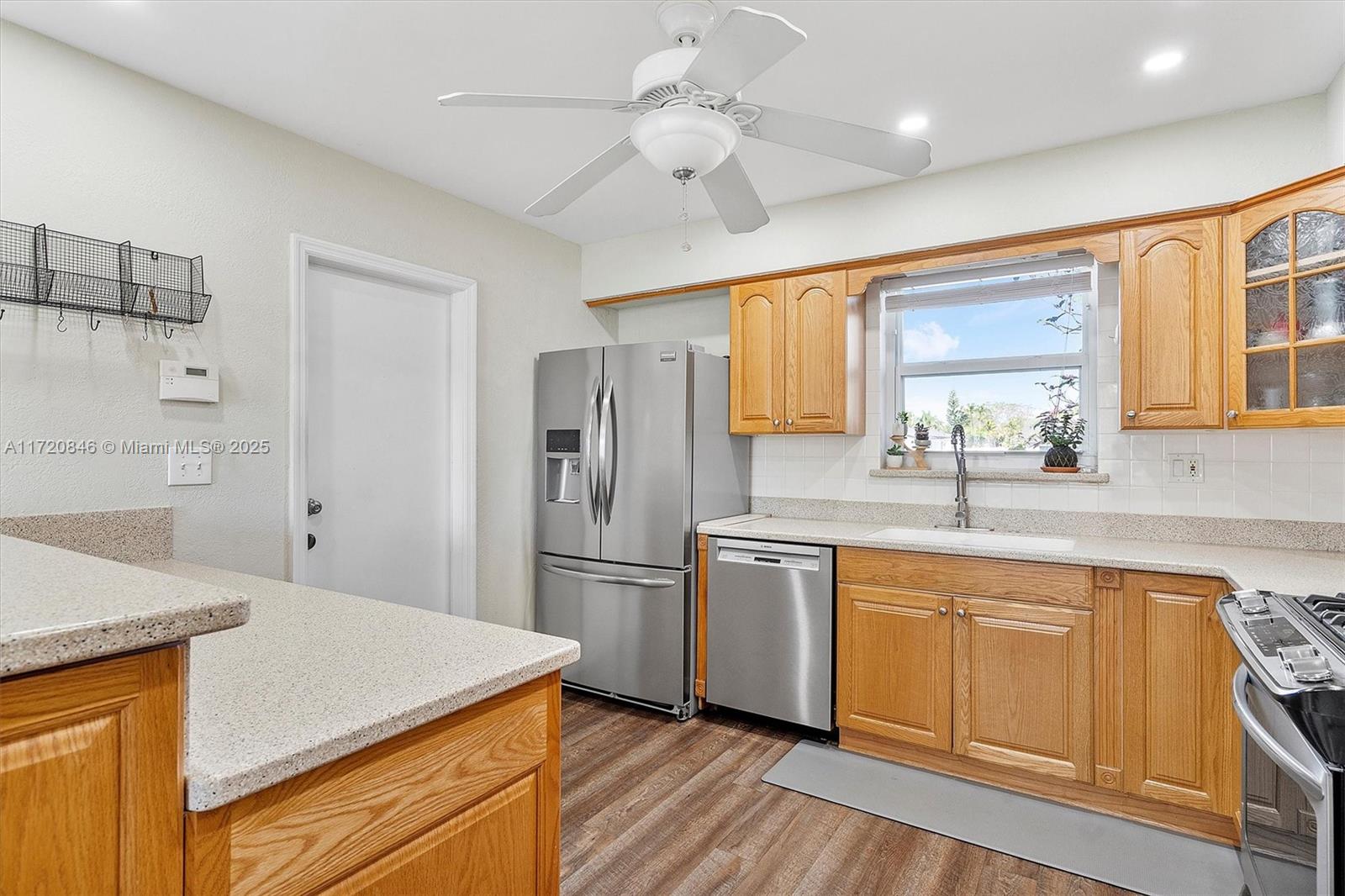 4312 Grant Street Hollywood, FL 33021 - Photo 14 of 41