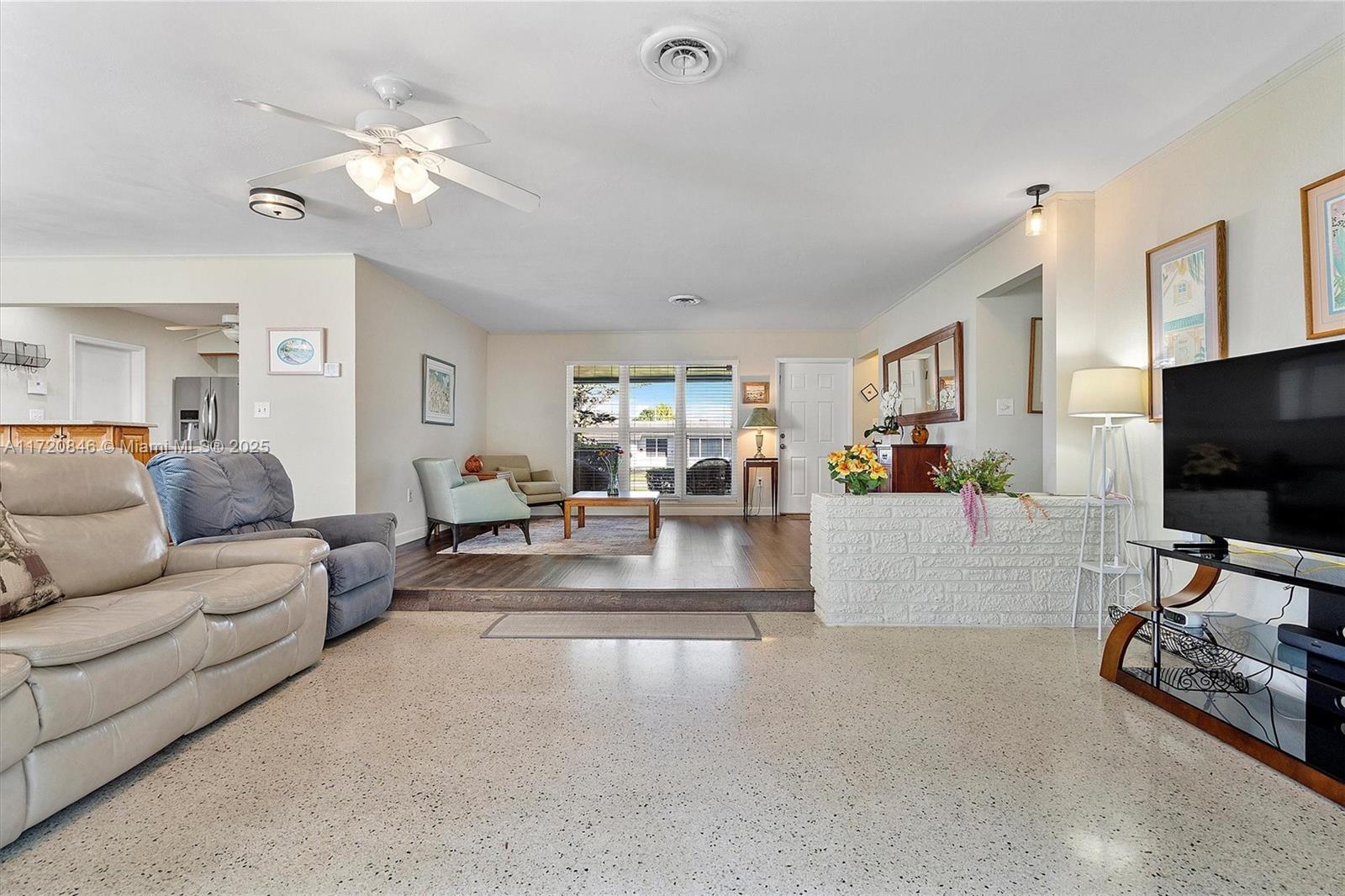 4312 Grant Street Hollywood, FL 33021 - Photo 8 of 41