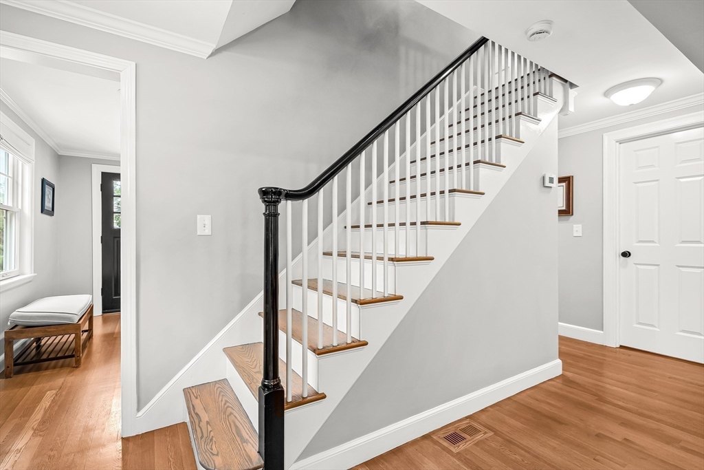 23 Northgate Road Wellesley, MA 02481 - Photo 12 of 31