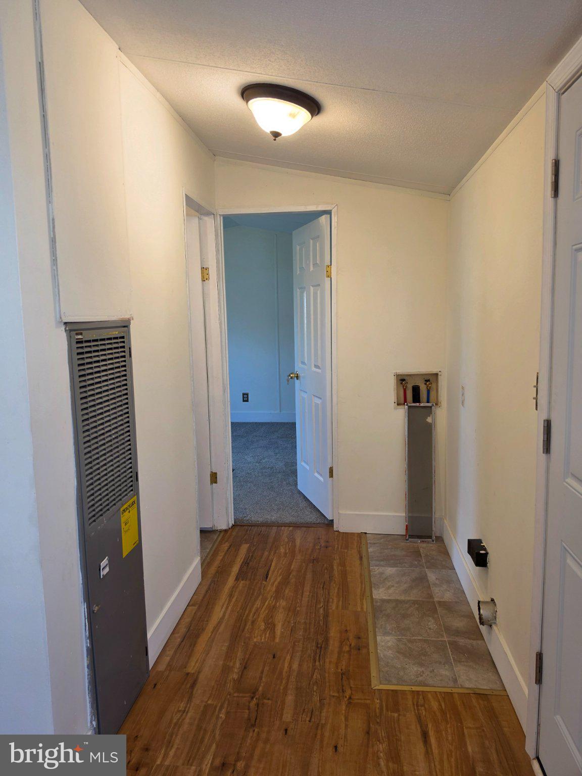 864 Aspen Avenue Spring City, PA 19475 - Photo 12 of 18 Bright and inviting hallway entrance.