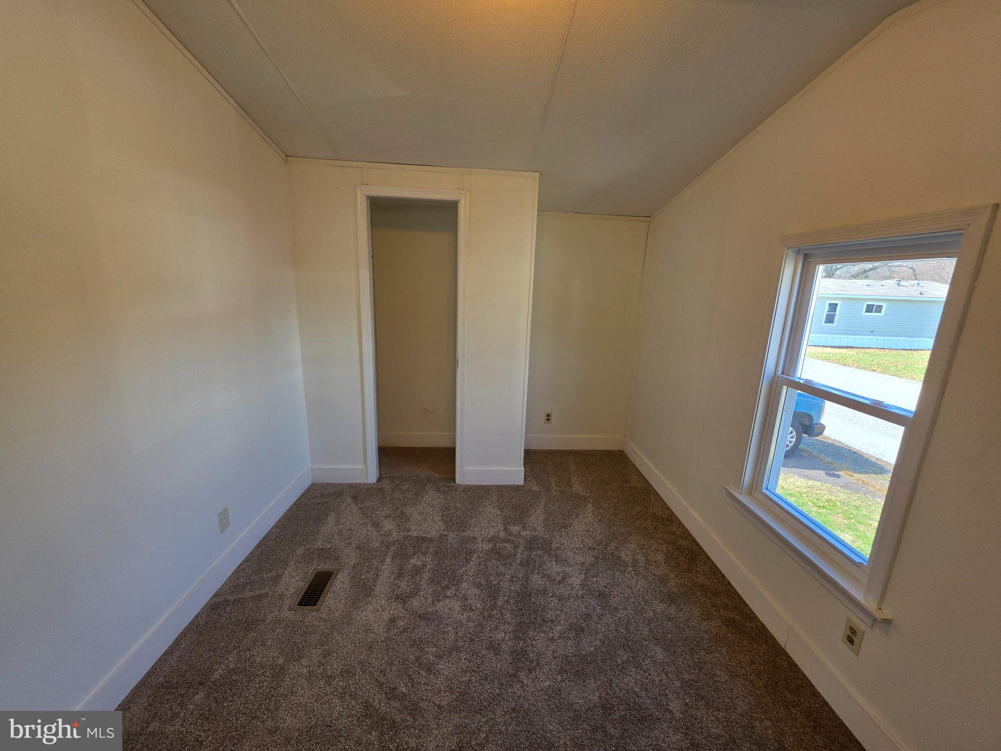 864 Aspen Avenue Spring City, PA 19475 - Photo 3 of 18 Bright and airy room with potential.
