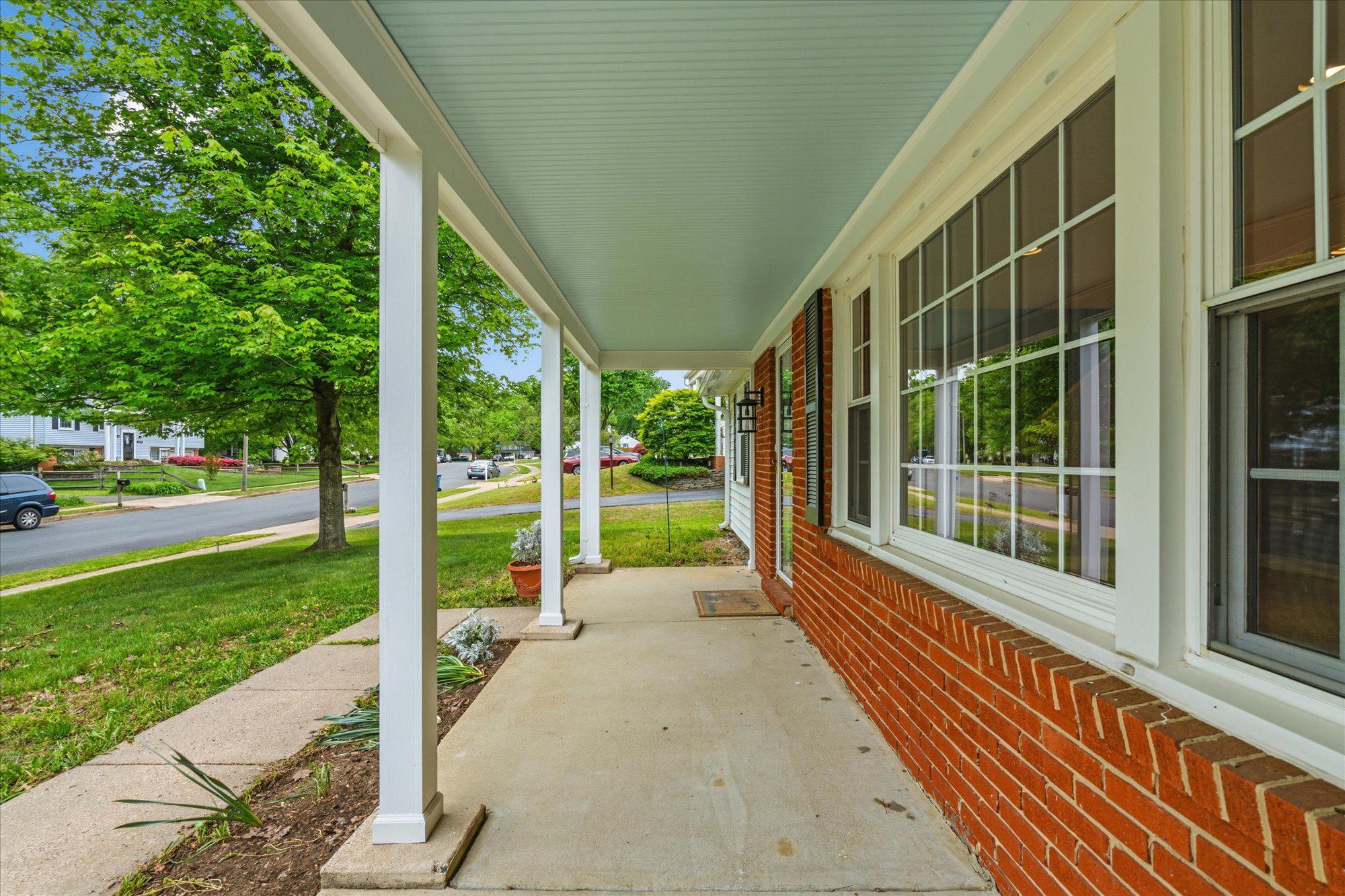 5406 Dunsmore Road Alexandria, VA 22315 - Photo 2 of 31 Inviting front door entry from porch.