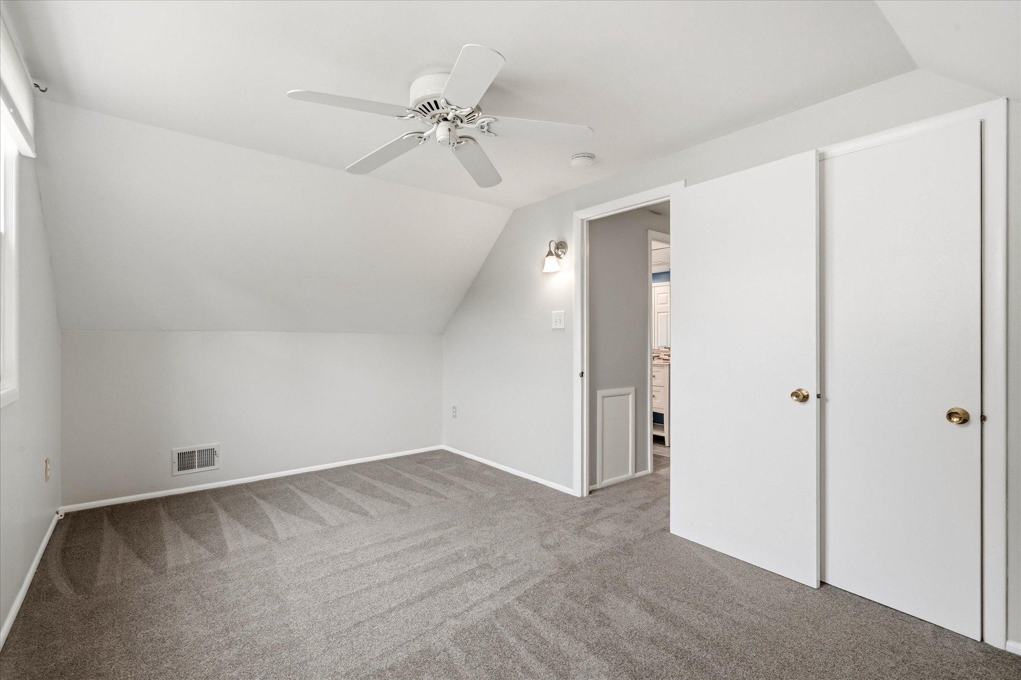 5406 Dunsmore Road Alexandria, VA 22315 - Photo 24 of 31 2nd of two upstairs bedrooms.