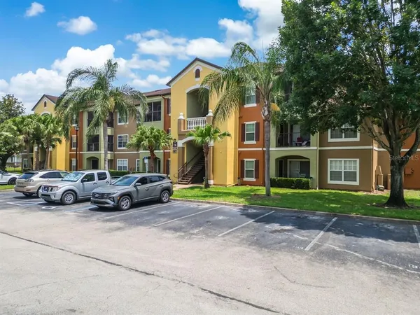 $252,000 | 738 Crest Pines Drive, Unit 726, Orlando, FL 32828