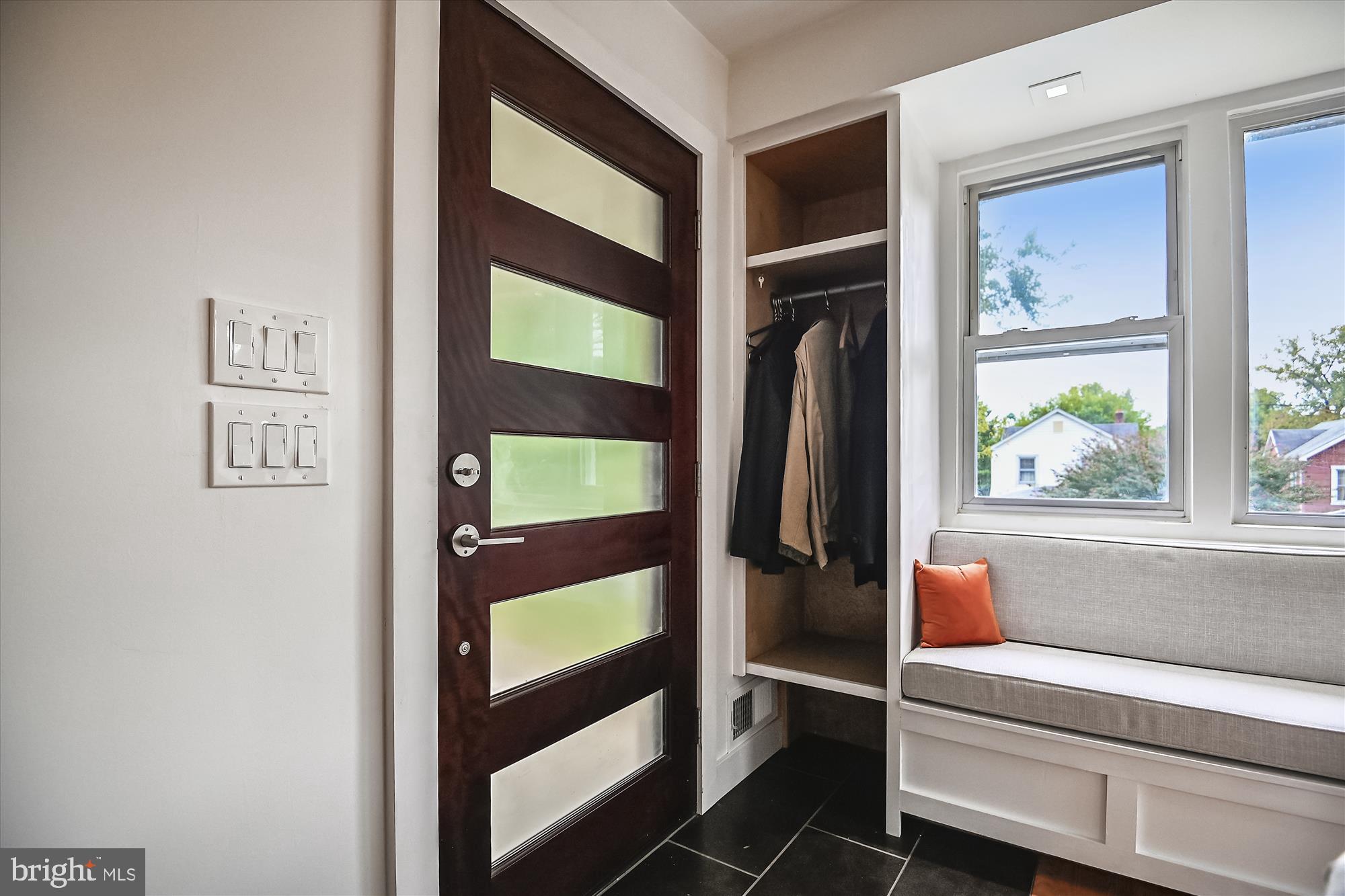 1306 Asbury Road Baltimore, MD 21209 - Photo 11 of 30 Built-ins