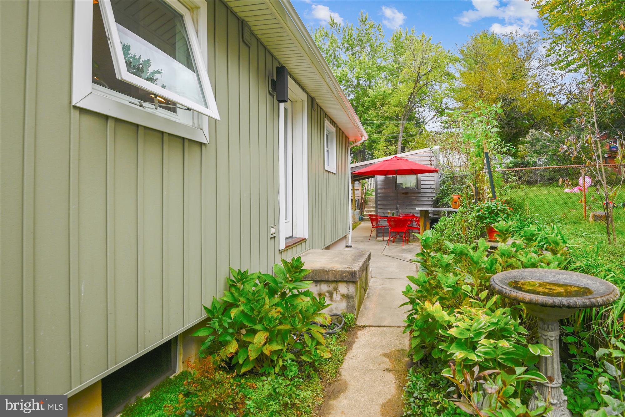 1306 Asbury Road Baltimore, MD 21209 - Photo 3 of 30