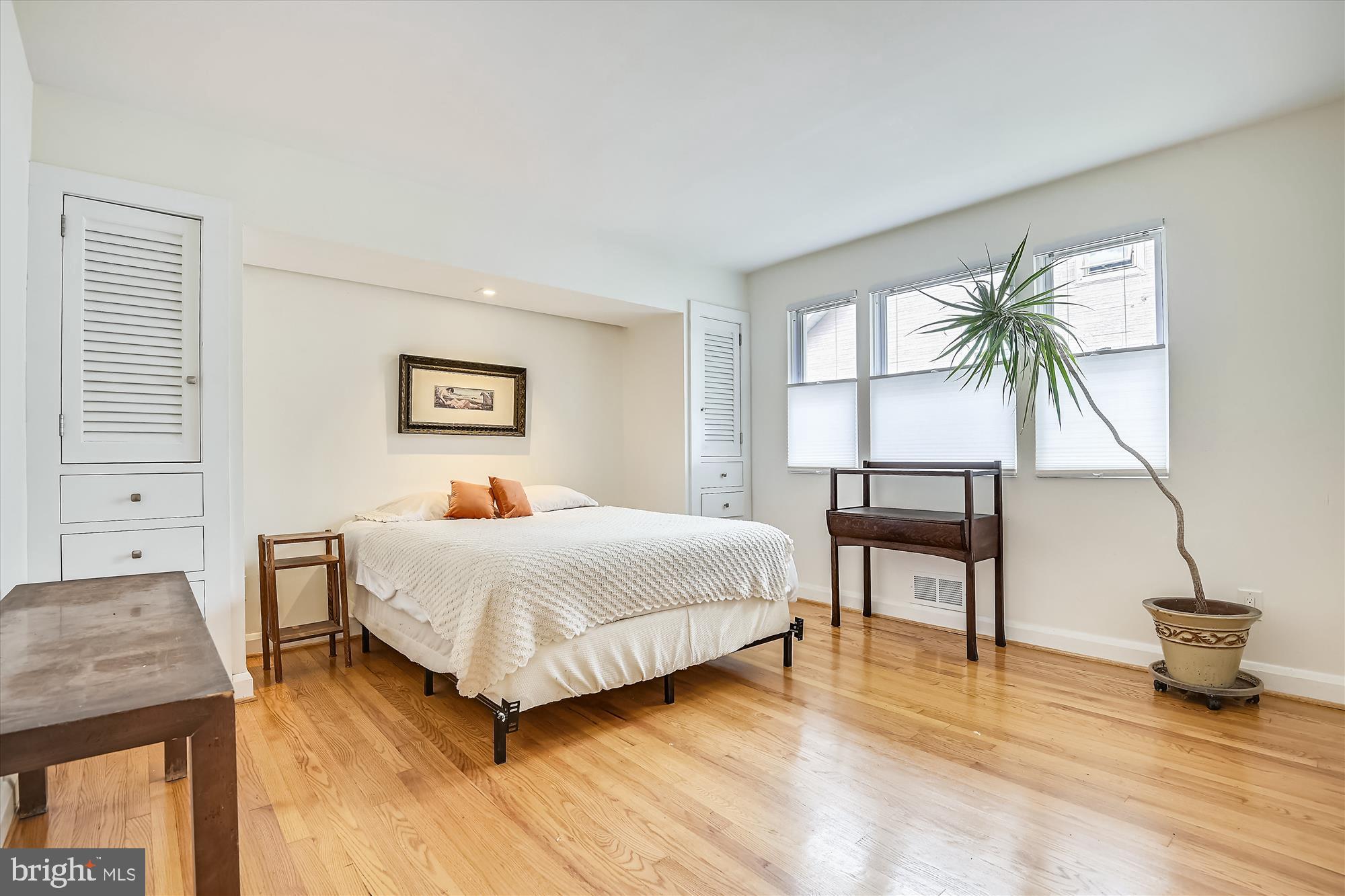 1306 Asbury Road Baltimore, MD 21209 - Photo 22 of 30 Bedroom 1