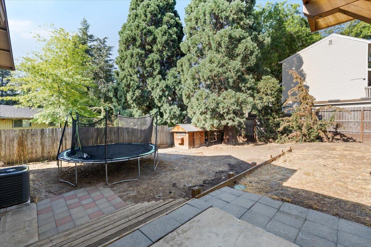 1924 Crestbrook Road Medford, OR 97504 - Photo 25 of 25 24-CI_7828