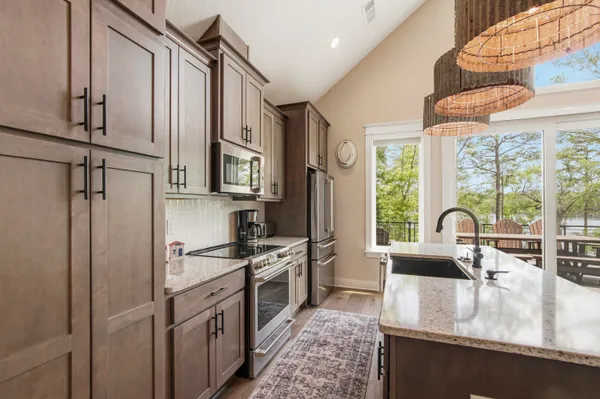 $799,900 | 182 Blue Pond Circle, Ponce de Leon, FL 32455
