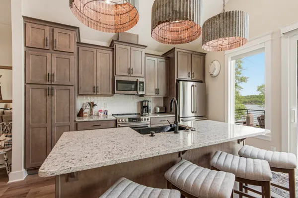 $799,900 | 182 Blue Pond Circle, Ponce de Leon, FL 32455