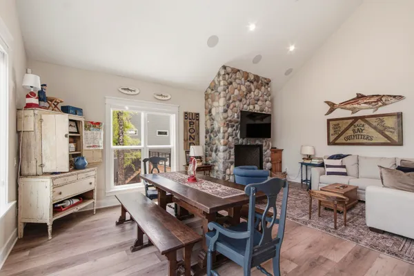 $799,900 | 182 Blue Pond Circle, Ponce de Leon, FL 32455