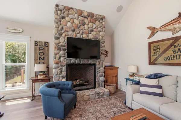 $799,900 | 182 Blue Pond Circle, Ponce de Leon, FL 32455