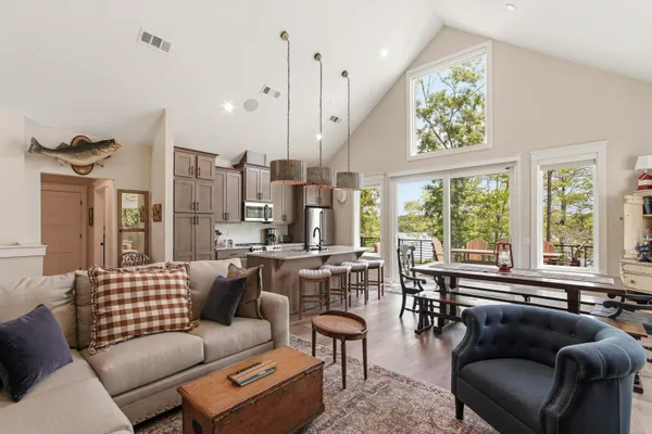 $799,900 | 182 Blue Pond Circle, Ponce de Leon, FL 32455