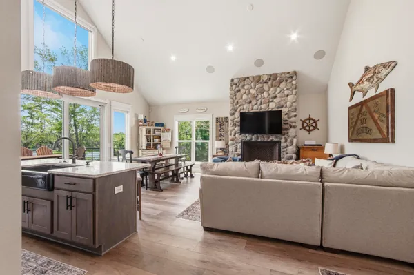 $799,900 | 182 Blue Pond Circle, Ponce de Leon, FL 32455
