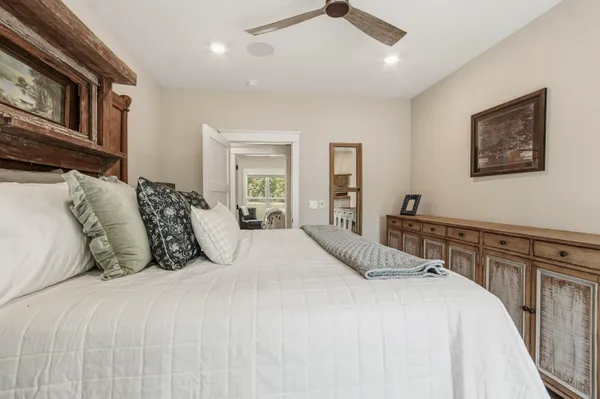 $799,900 | 182 Blue Pond Circle, Ponce de Leon, FL 32455