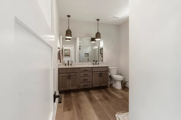 $799,900 | 182 Blue Pond Circle, Ponce de Leon, FL 32455