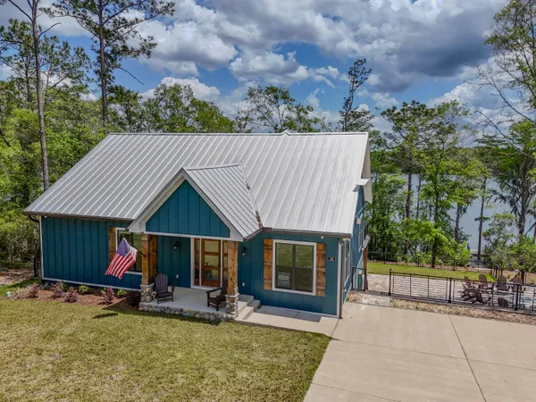 $799,900 | 182 Blue Pond Circle, Ponce de Leon, FL 32455