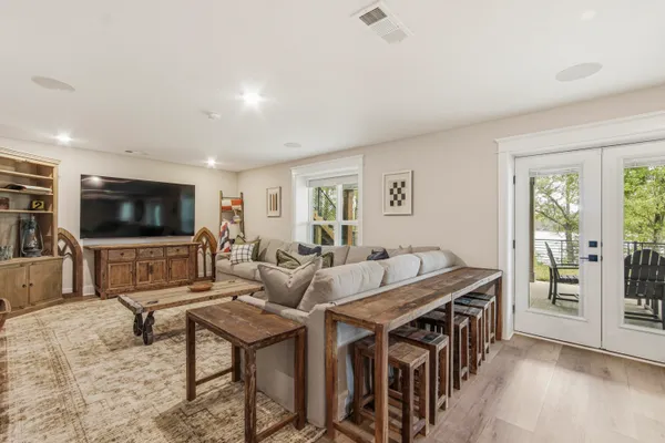 $799,900 | 182 Blue Pond Circle, Ponce de Leon, FL 32455